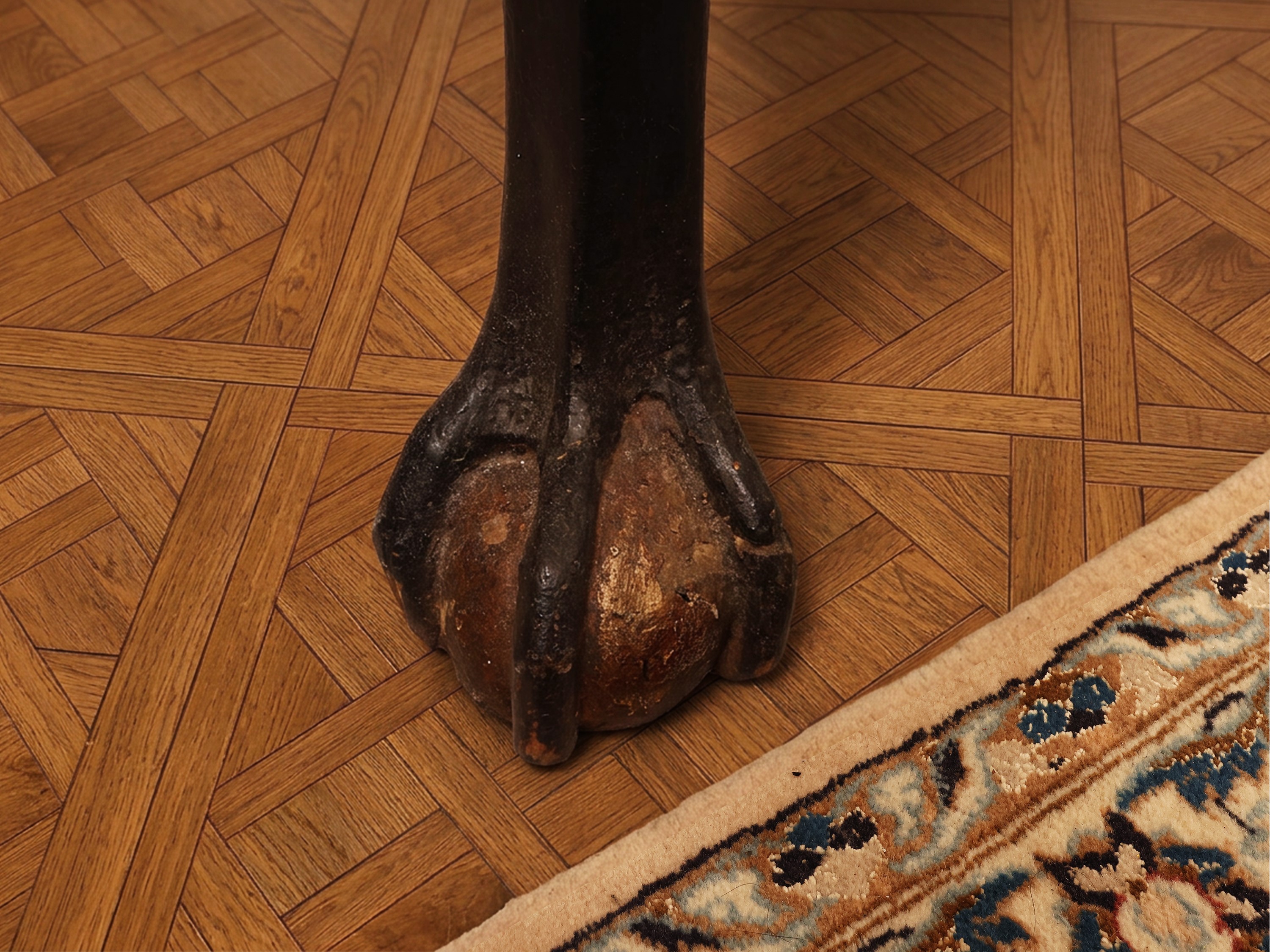 Consolle in legno laccato e dorato, piano in marmo giallo di Siena, XIX secolo