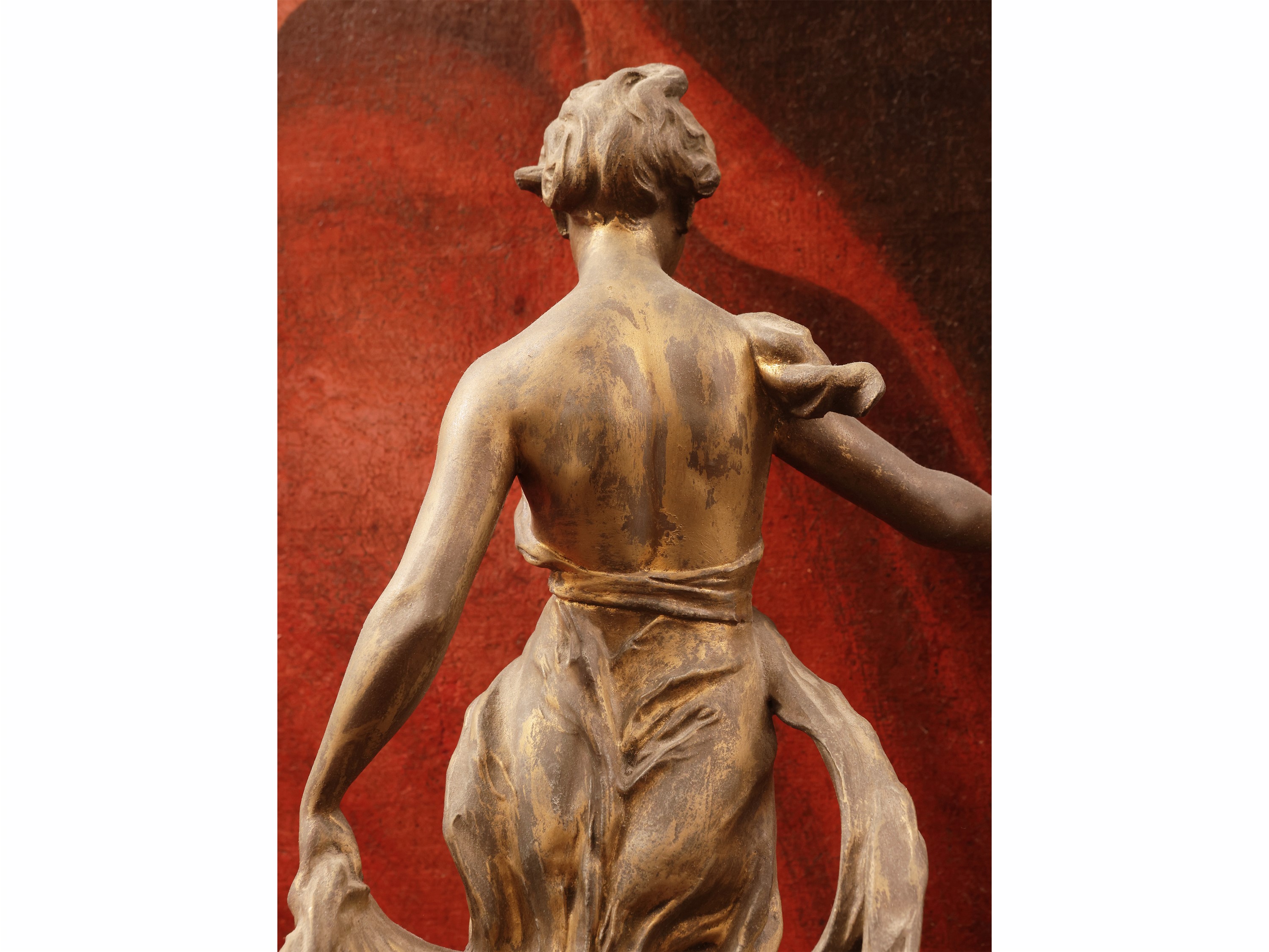 Ernest Justin Ferrand, Orologio da tavolo in antimonio dorato con scultura “Passage Difficile” e ...