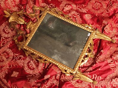 Specchiera in legno intagliato e dorato, fine XVIII secolo