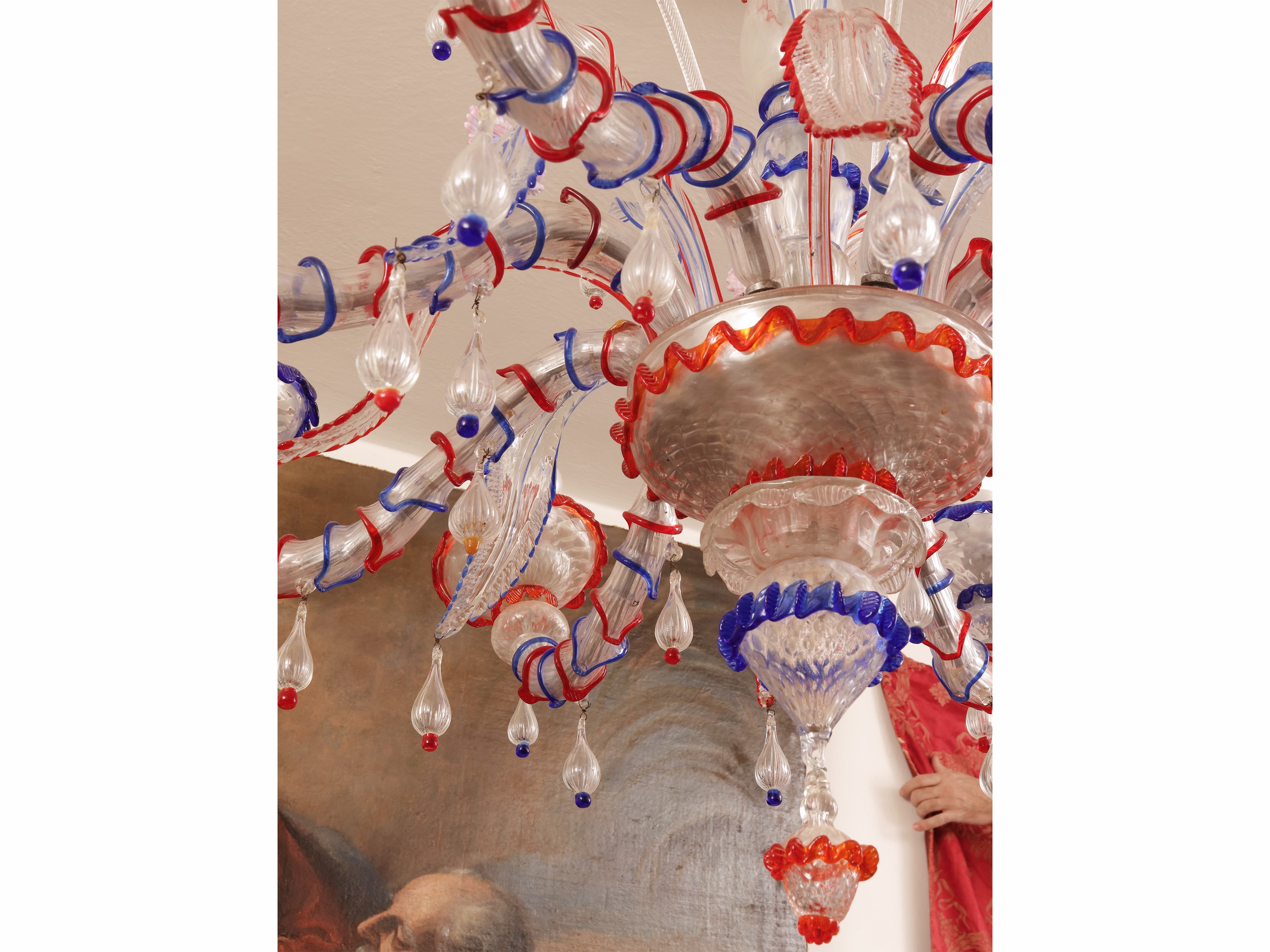 Lampadario, vetro soffiato incolore di Murano, otto bracci con portacandele