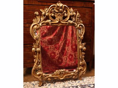 Caminiera, cornice in legno intagliato e dorato (XIX secolo)