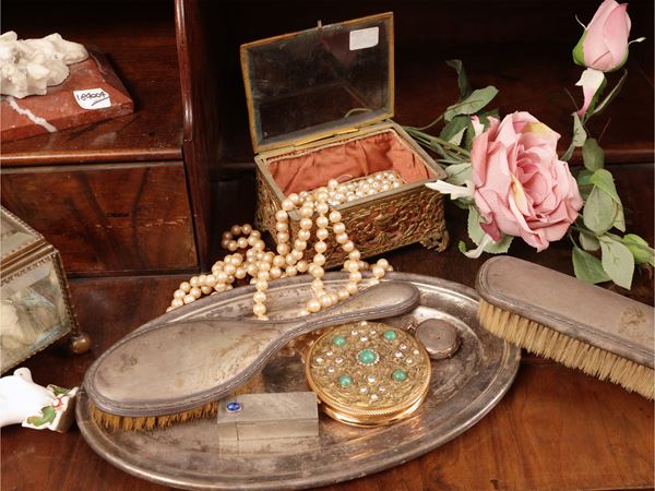 Vintage gallantries