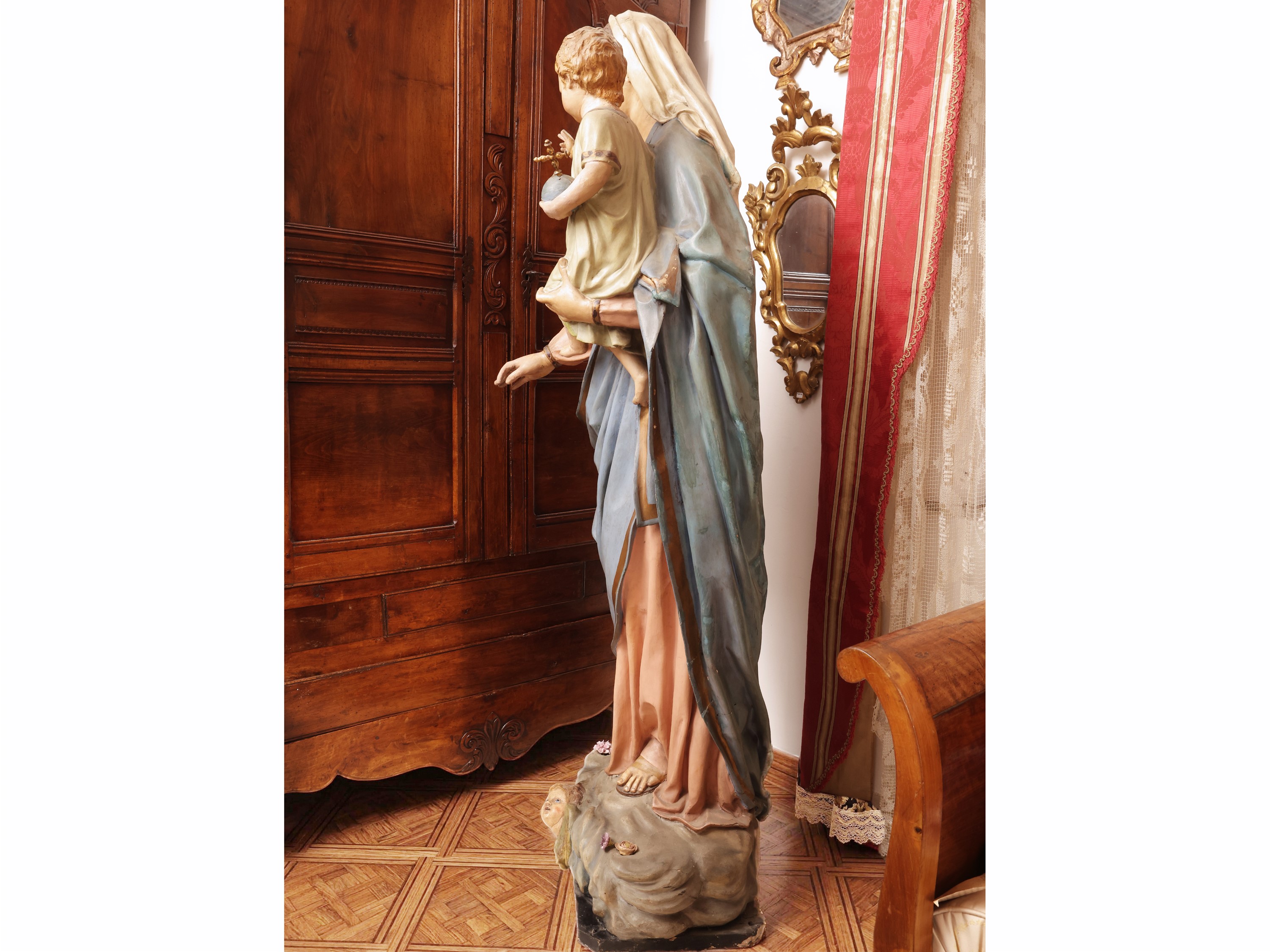 Scuola Francese del XIX Secolo - Madonna con Bambino, scultura in cartapesta policroma e oro