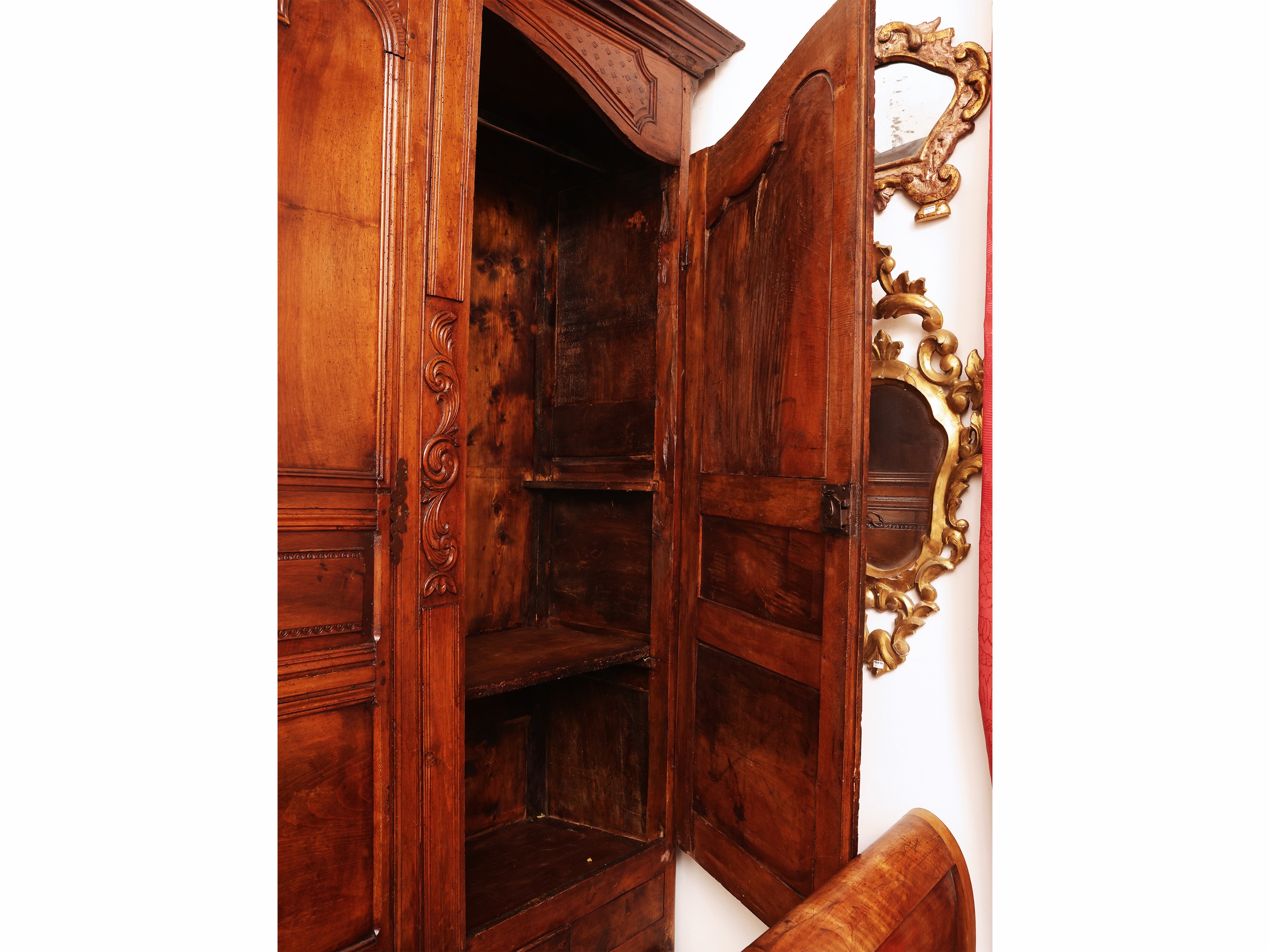 Armadio in noce, fine XVIII secolo