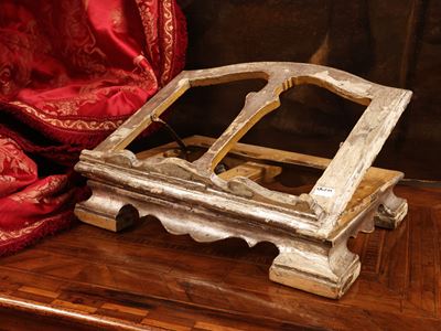 Leggio da tavolo in legno argentato