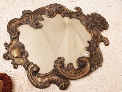Specchiera, cornice in lamina argentata, XIX secolo