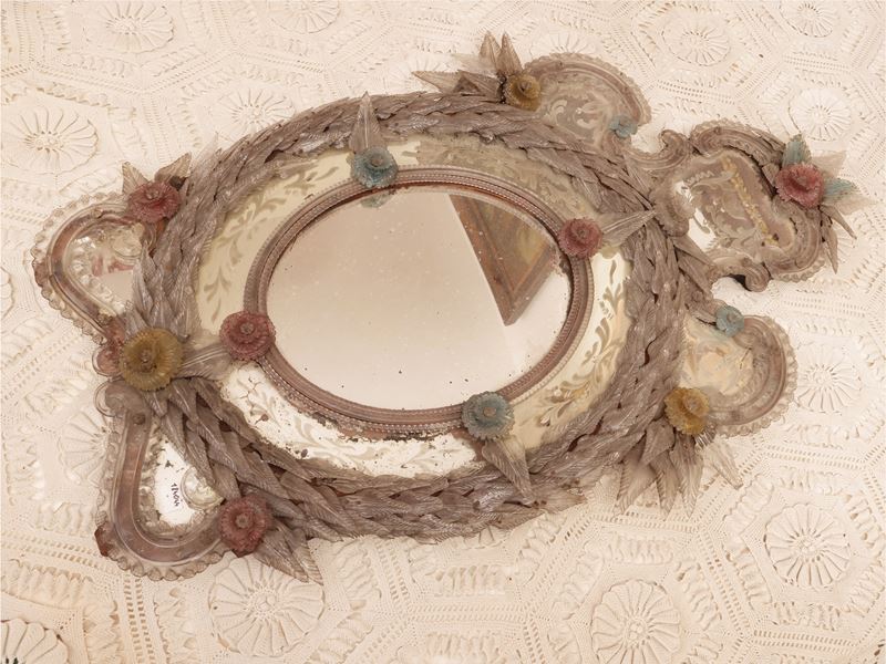 Specchiera in vetro soffiato di Murano, cornice ovale del XIX secolo