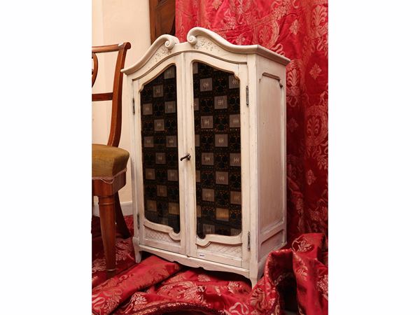 Stipo pensile in legno laccato bianco