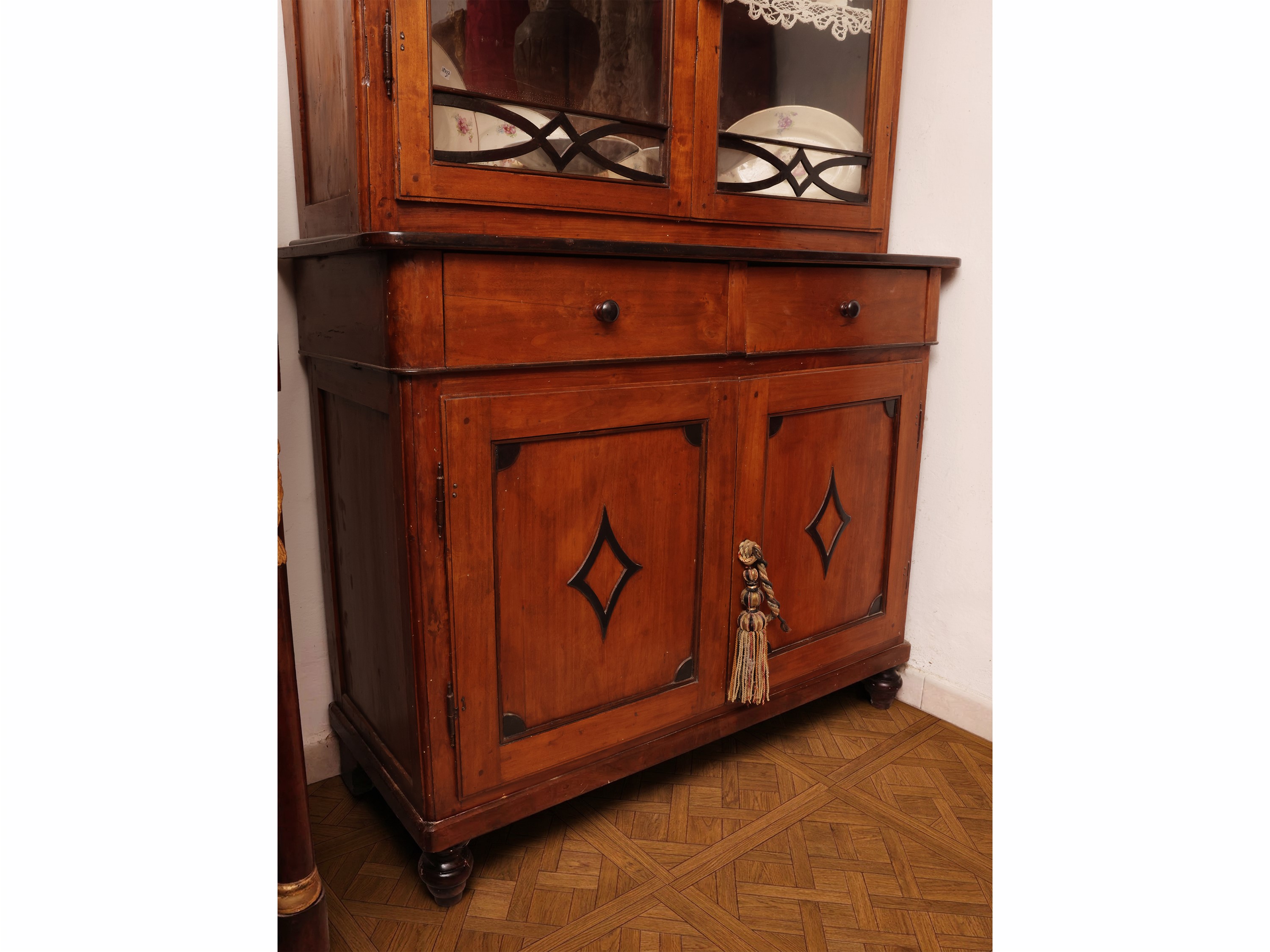 CREDENZA RUSTICA A DUE CORPI IN CILIEGIO, metà XIX secolo