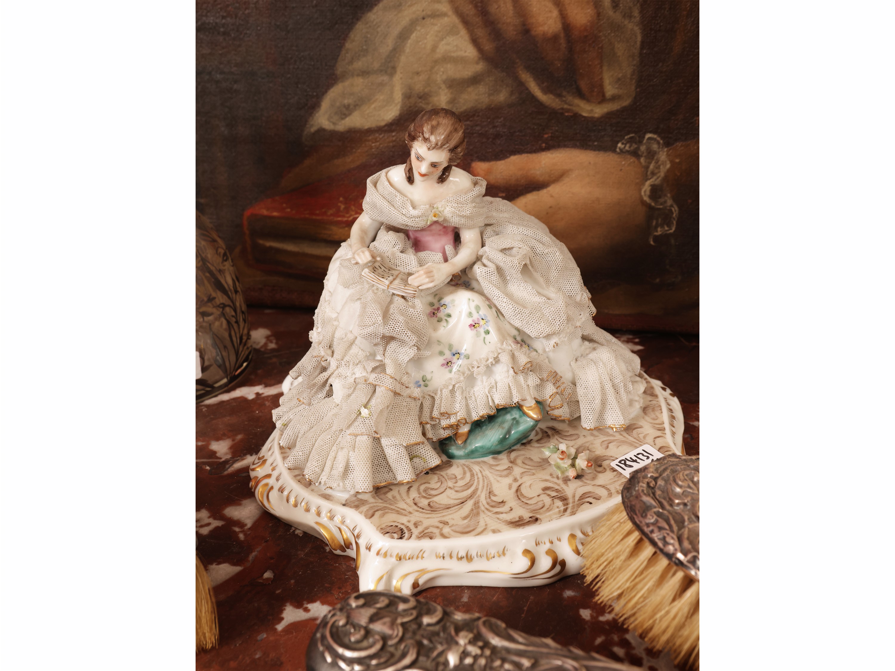 Set da toilette in argento con specchio a mano, spazzole cesellate, flacone e spruzza profumo in ...