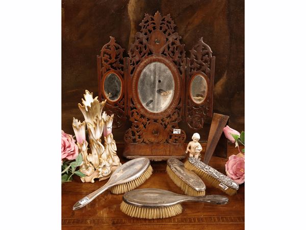 Toiletries set, also in silver