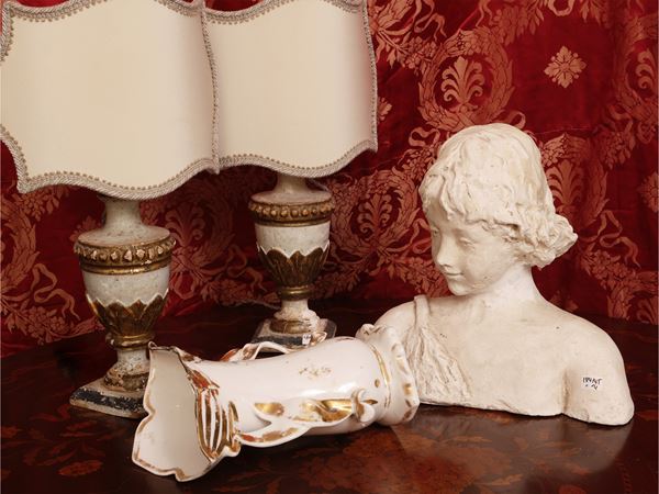 Choice of vintage accessories to decorate the home