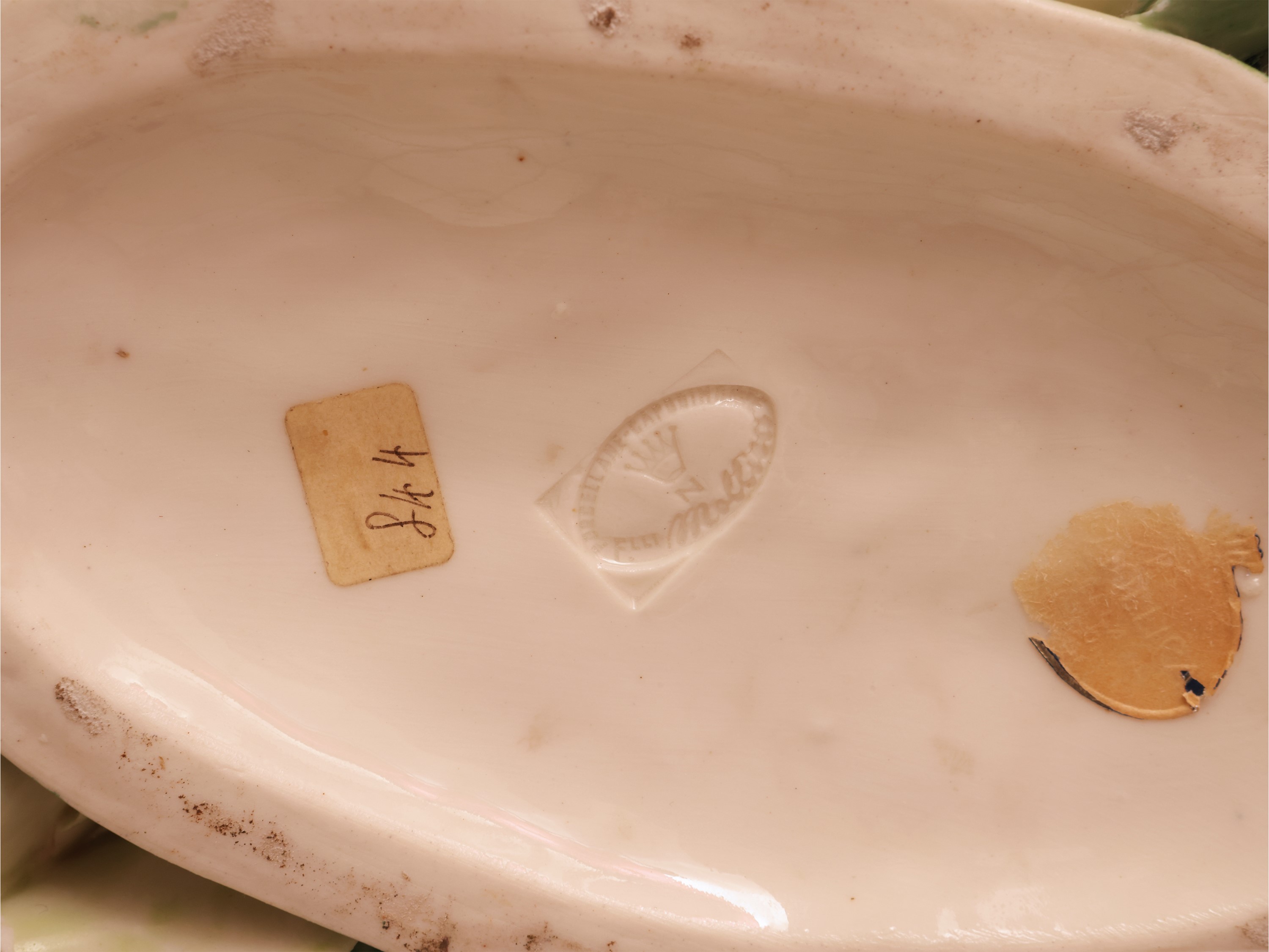 Trionfo di fiori in biscuit policromo, gruppo centrotavola