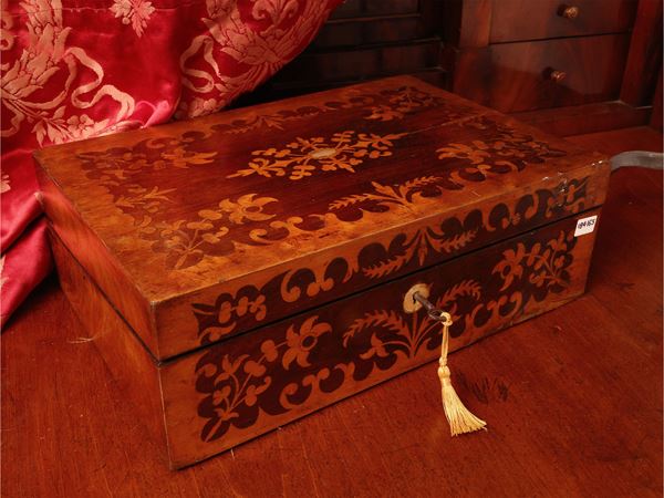Travel desk inlaid in various essences
