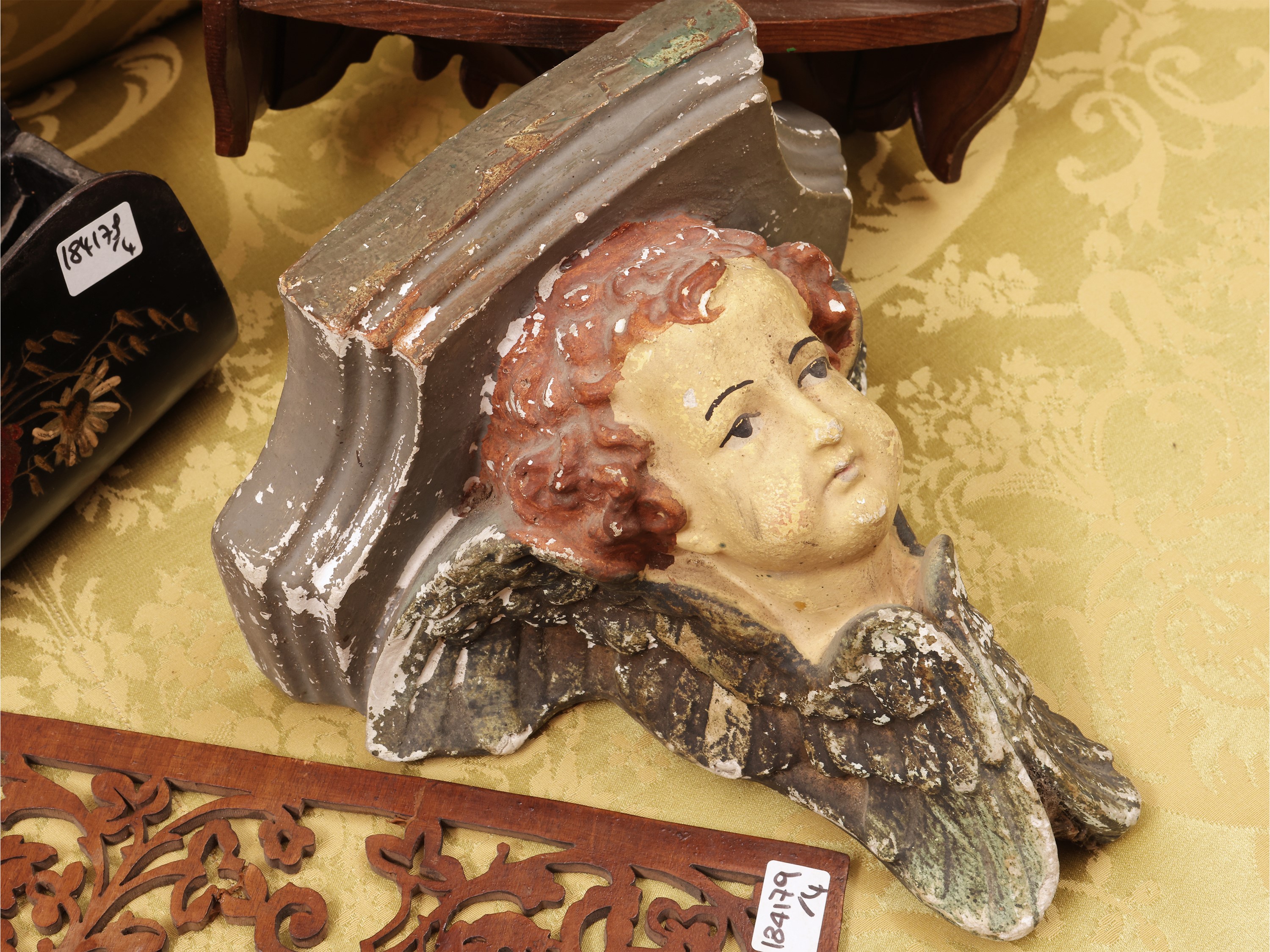 Curiosità da parete, portaposta Liberty in lacca nera decorata