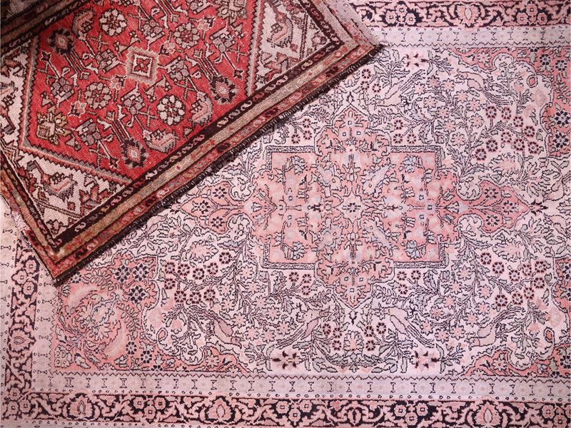 Nain (tappeto), Tappeto caucasico—Due tappeti