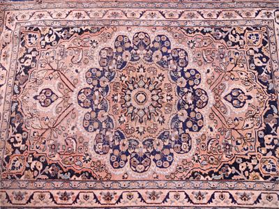 Tappeto persiano, campo rosa con grande medaglione centrale, 176x122 cm