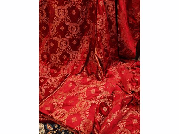 Red damask bedspread