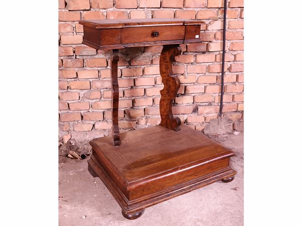 Walnut kneeler