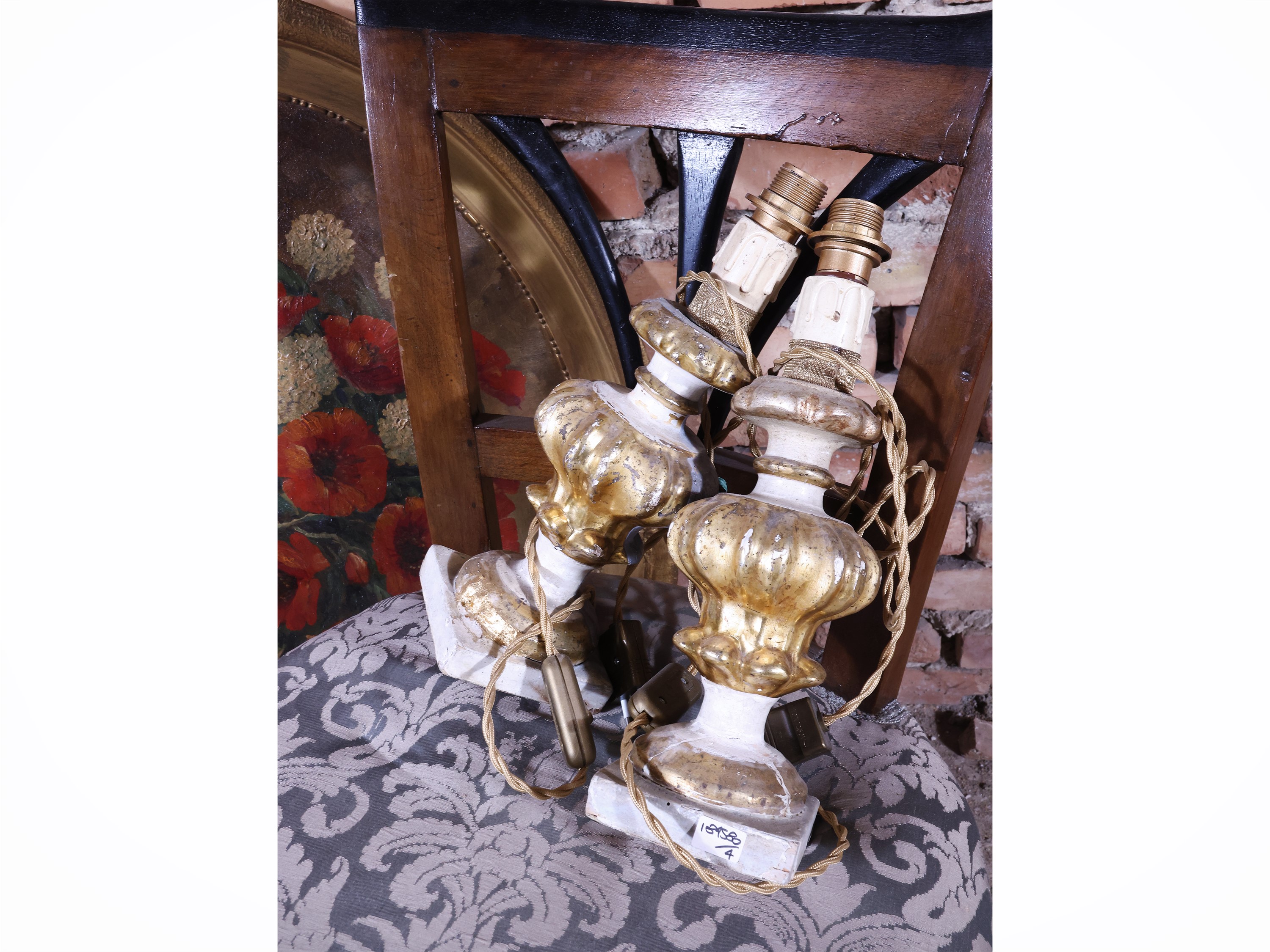 Complementi di arredo d’epoca, dipinto floreale ad olio su tela in ovale