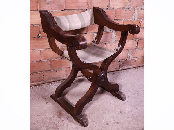 Savonarola chair in walnut