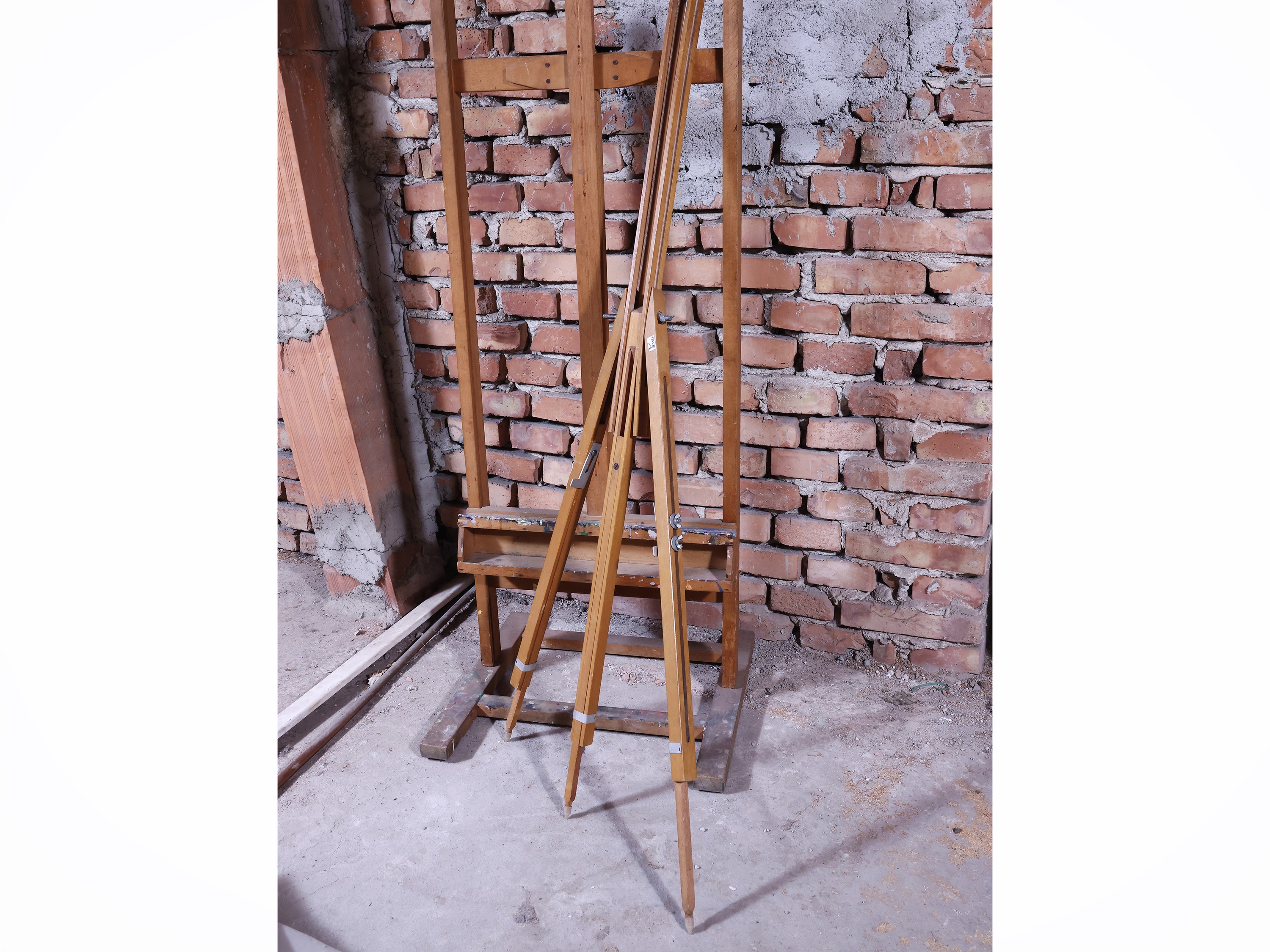 Cavalletti da pittore, coppia, altezza circa 131 cm