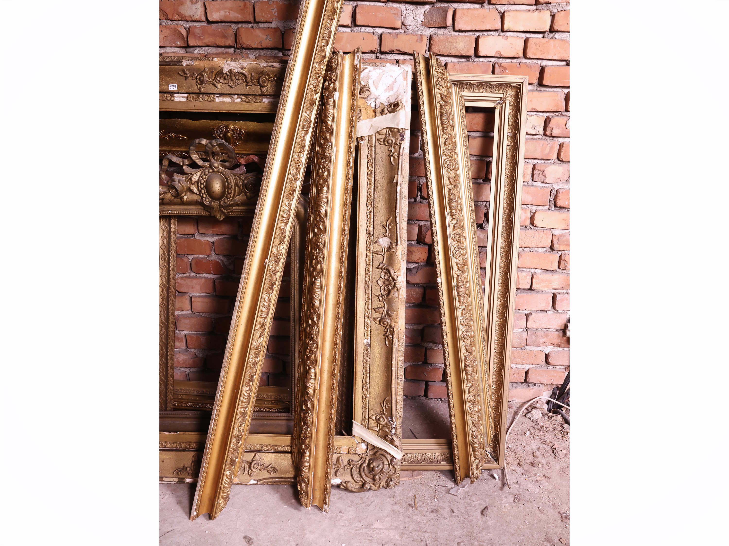 Assortimento di cornici d’epoca, varie misure