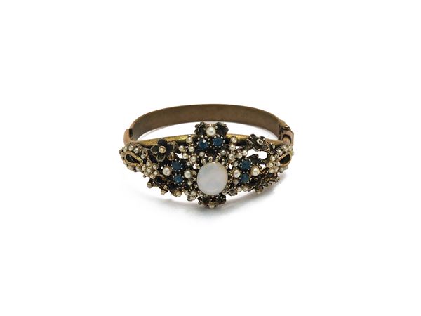 Rigid bracelet