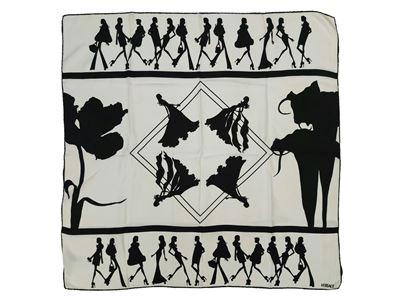 Versace, Foulard in seta bianco e nero con motivi di figure femminili