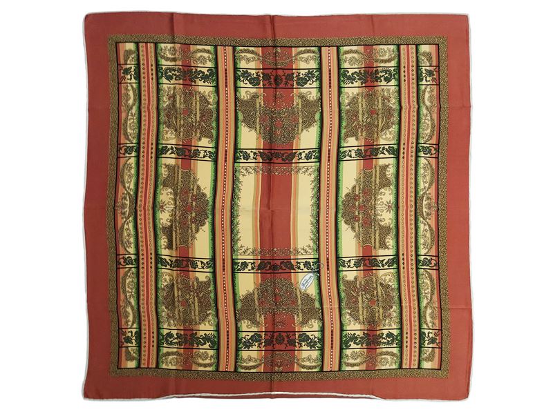 Borbonese, Foulard in seta con motivo floreale