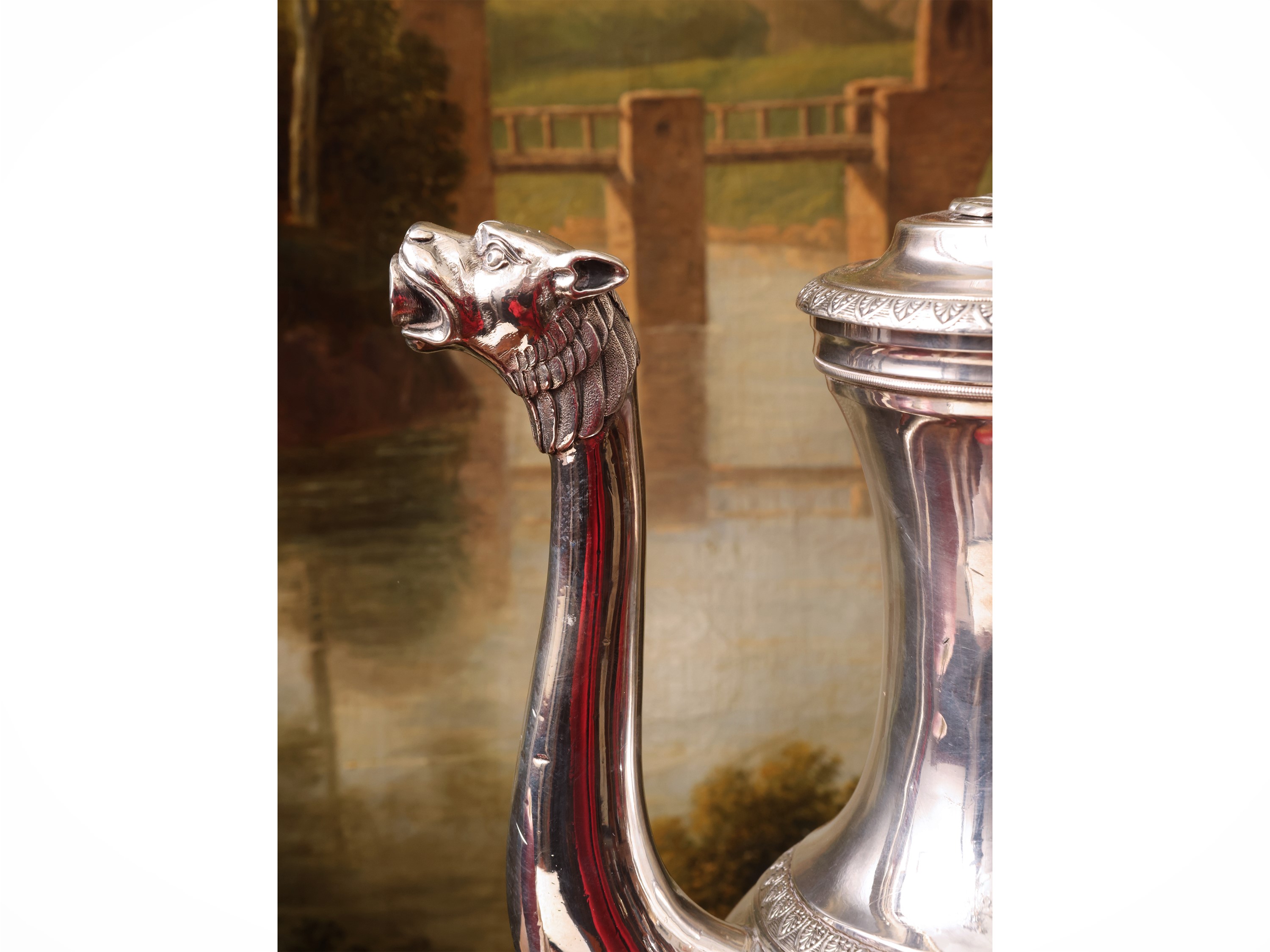 Francia, inizio XIX secolo, Caffettiera in argento 950 con decorazione cesellata a palmette
