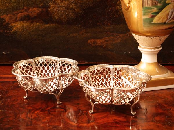 Coppia di piccoli cestini polilobati in argento, Mappin & Webb