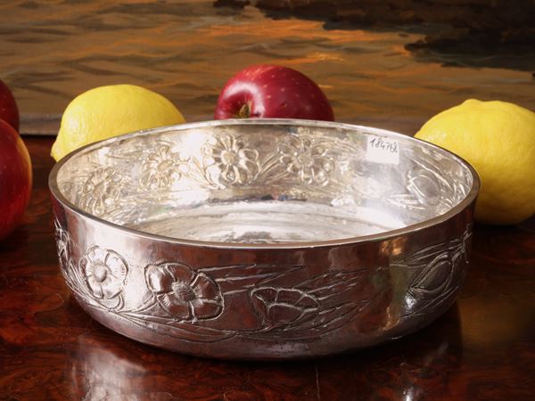 Silver centerpiece basket