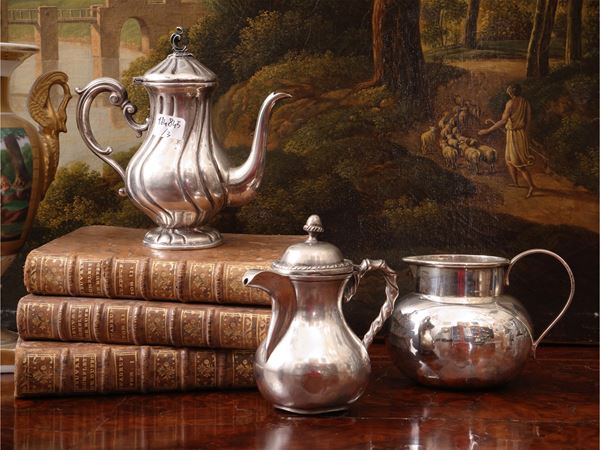 Lot of collectible silverware