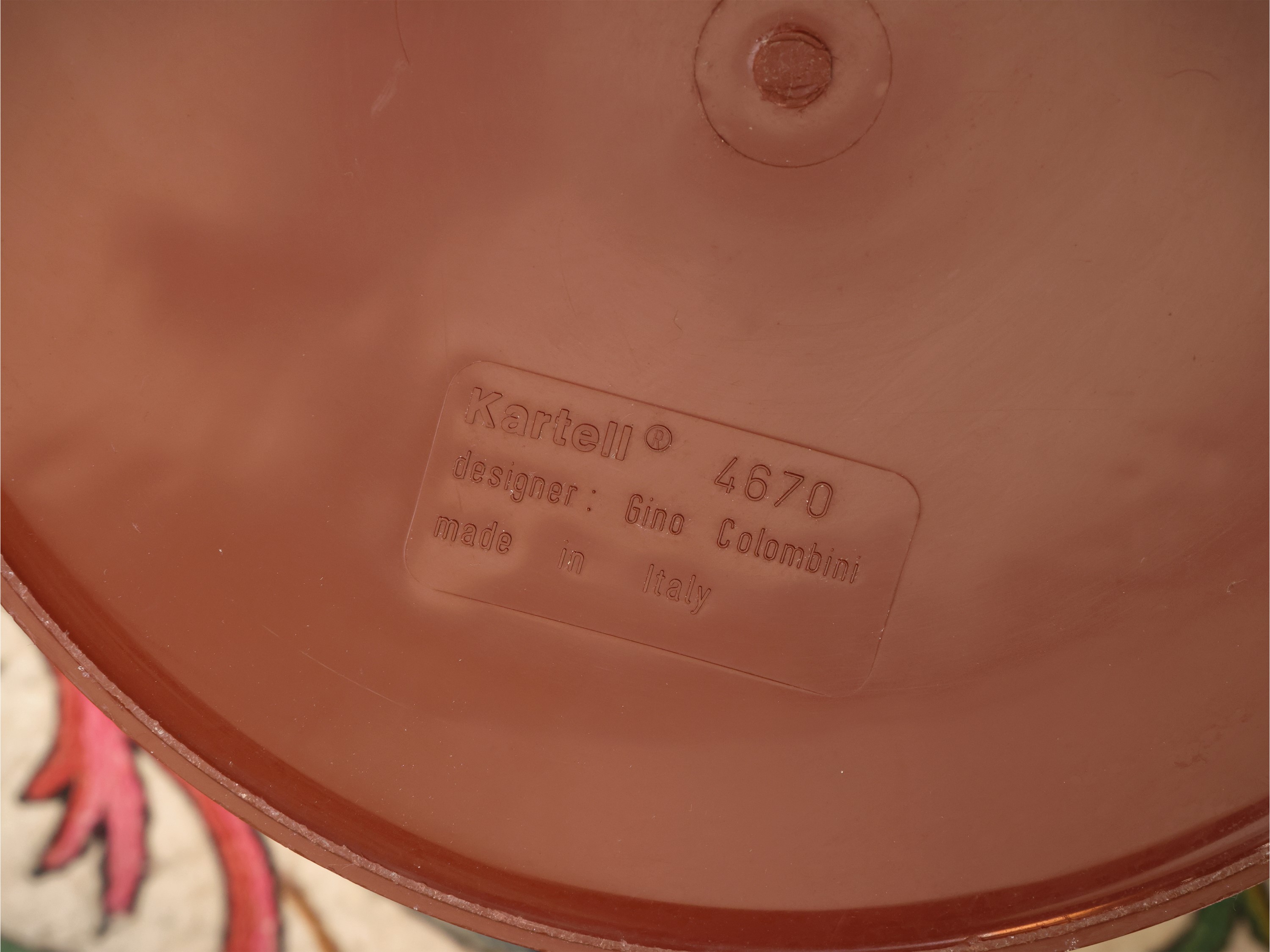 Gino Colombini, Cestino gettacarte per Kartell, plastica rosso mattone (anni settanta)