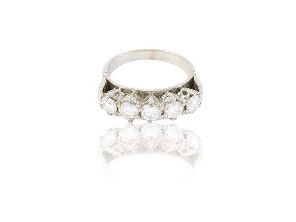Anello riviere in oro bianco e diamanti