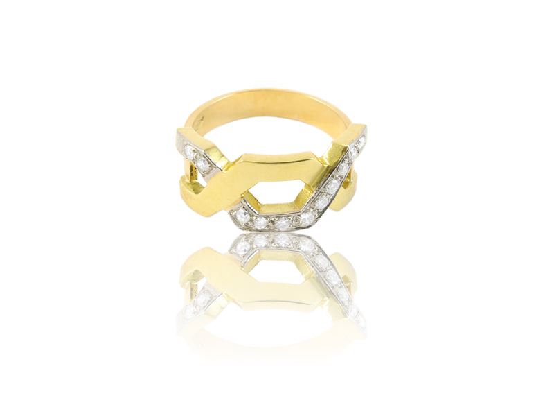 Anello in oro giallo, oro bianco e diamanti