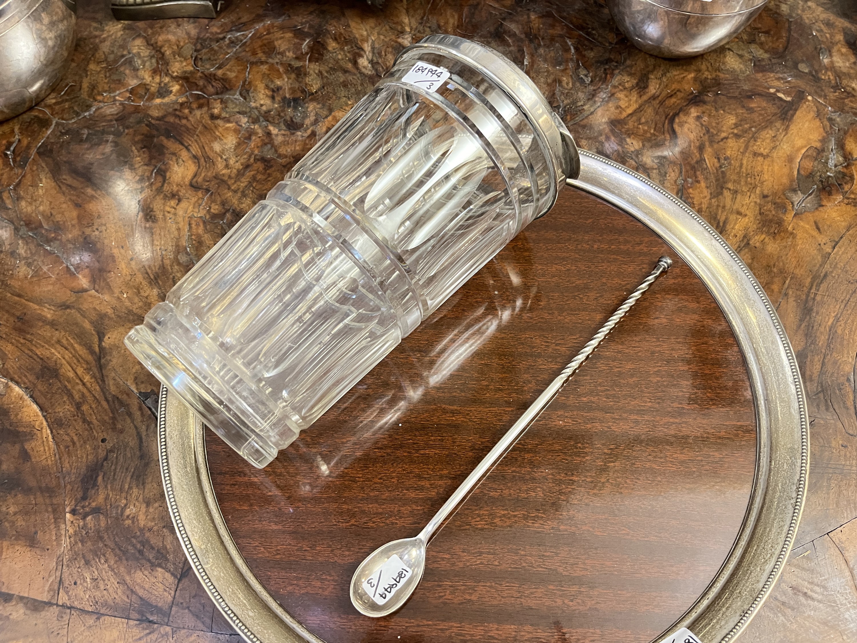 Tiffany & Co., Shaker in argento Sterling con cristallo molato