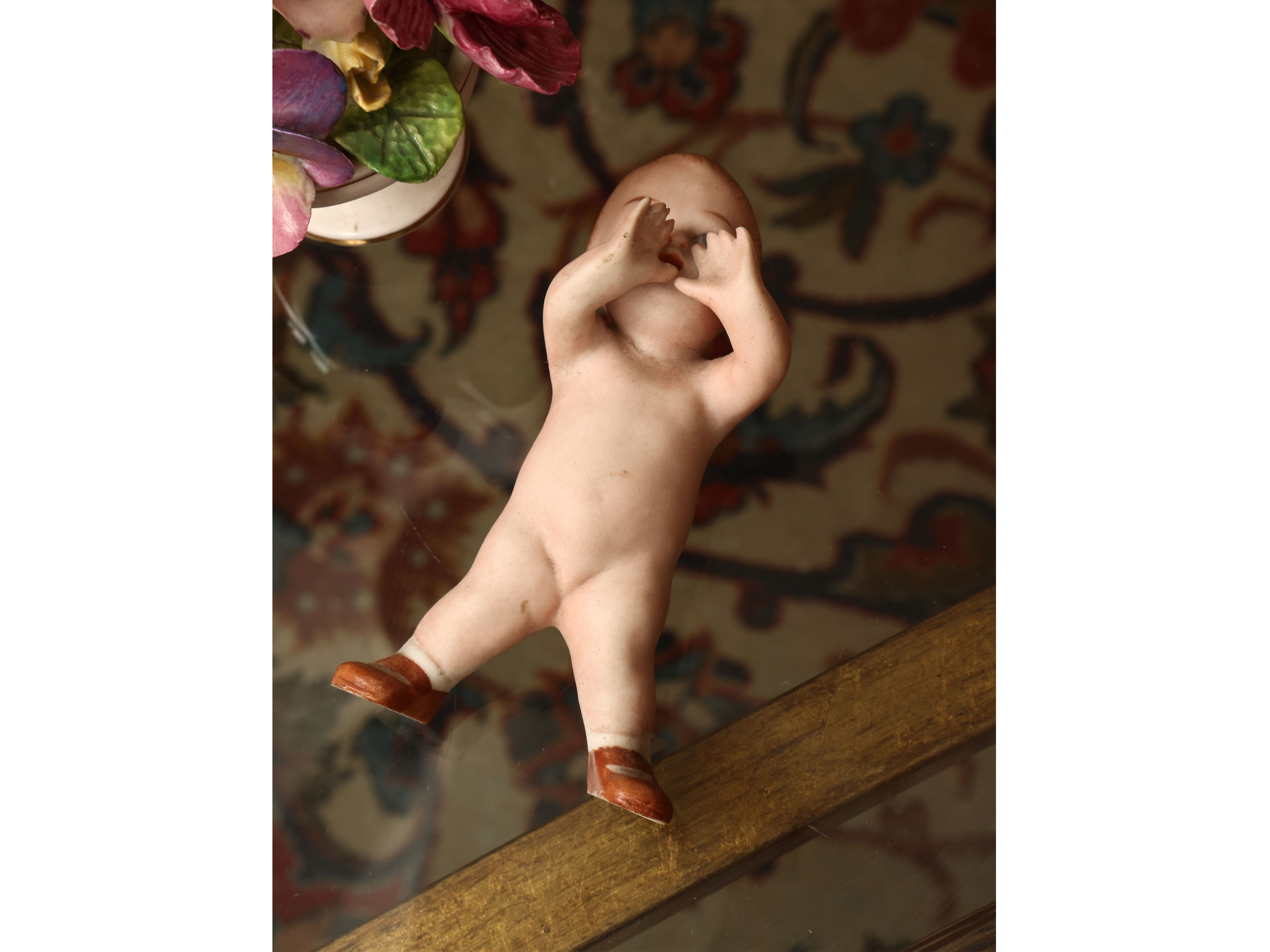 Curiosità in miniatura in porcellana, XIX secolo