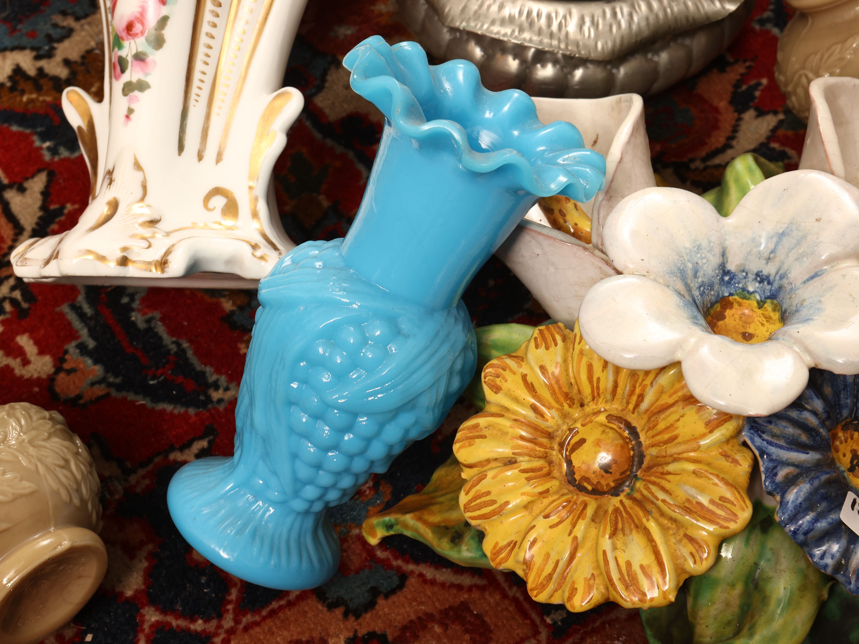 Curiosità d'epoca, Frutti in alabastro e vasetti in opaline