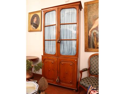 Vetrina a Due Corpi in Legno Tenero