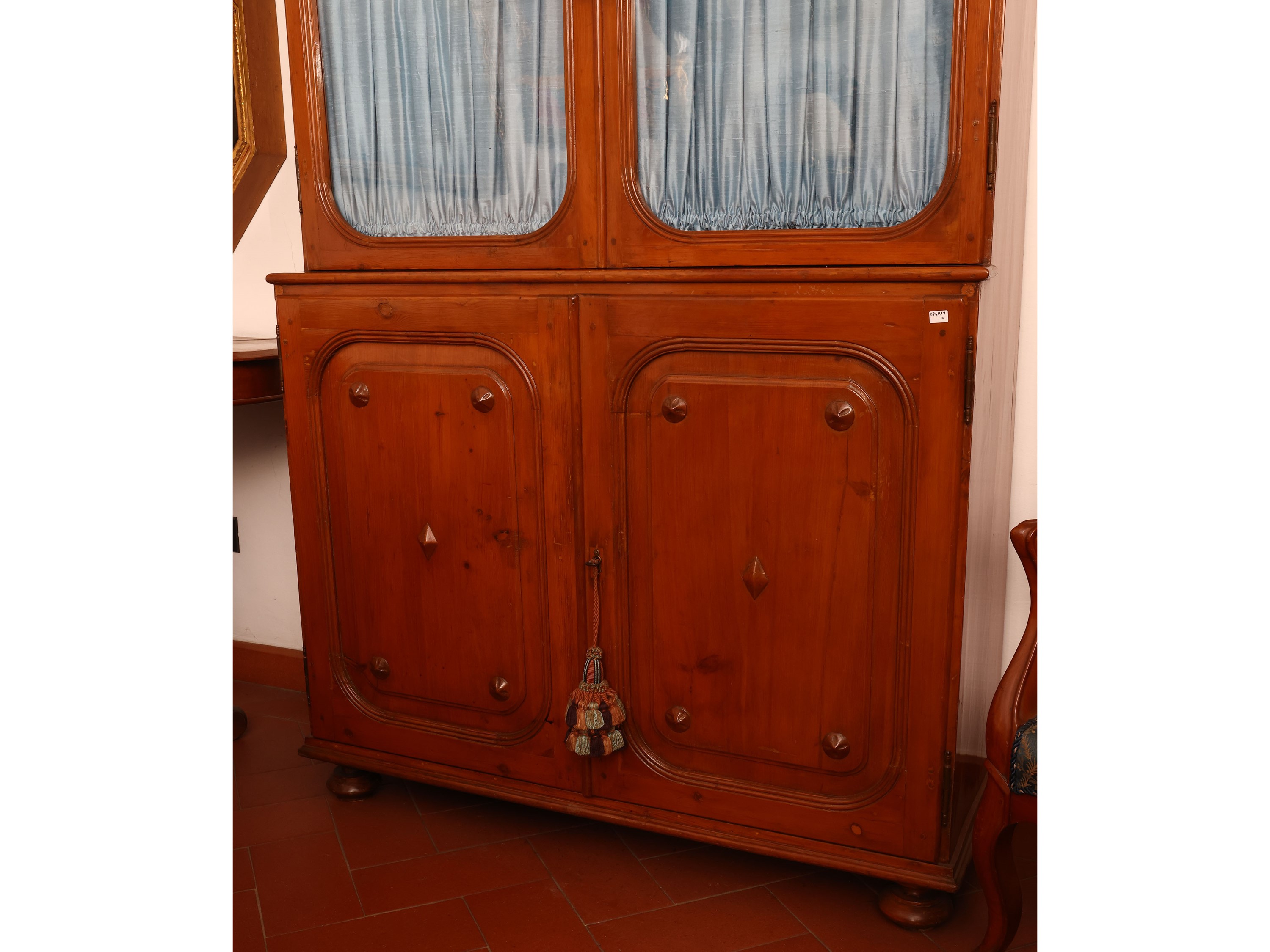 Vetrina a Due Corpi in Legno Tenero