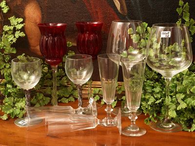 Set da degustazione composto da 12 flute in cristallo e 6 calici da vino