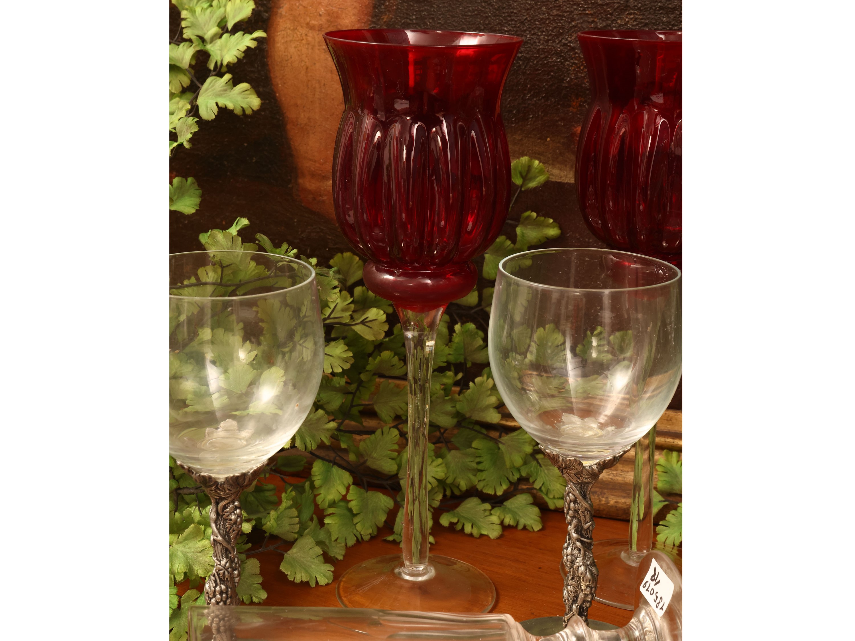 Set da degustazione composto da 12 flute in cristallo e 6 calici da vino