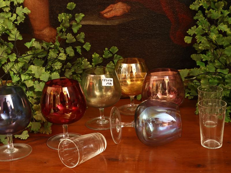Set da meditazione, composto da 12 bicchieri da cognac in vetro iridescente arlecchino e 12 bicch...