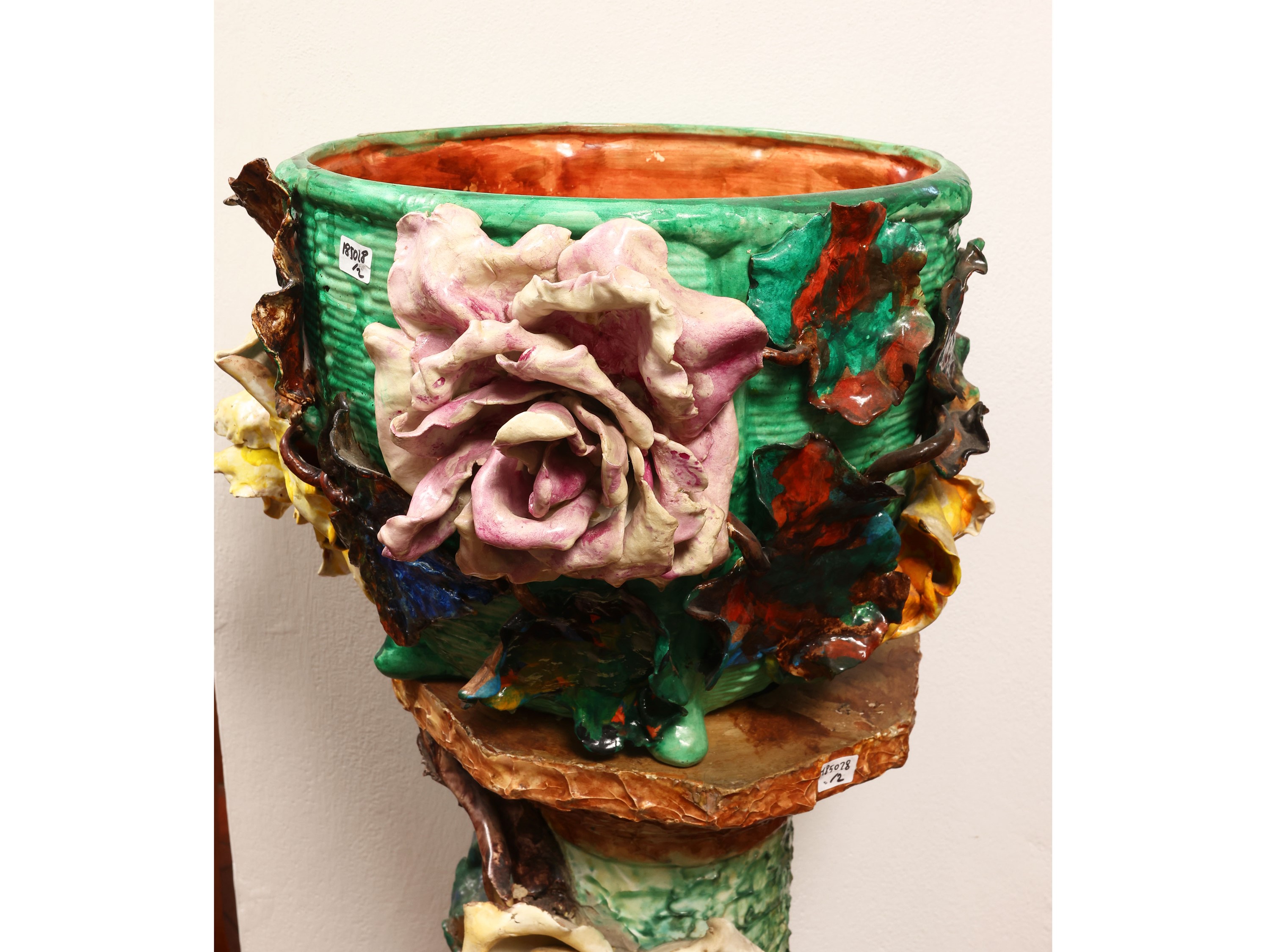 Colonna portavasi, ceramica policroma, XIX/XX secolo (Italia meridionale)
