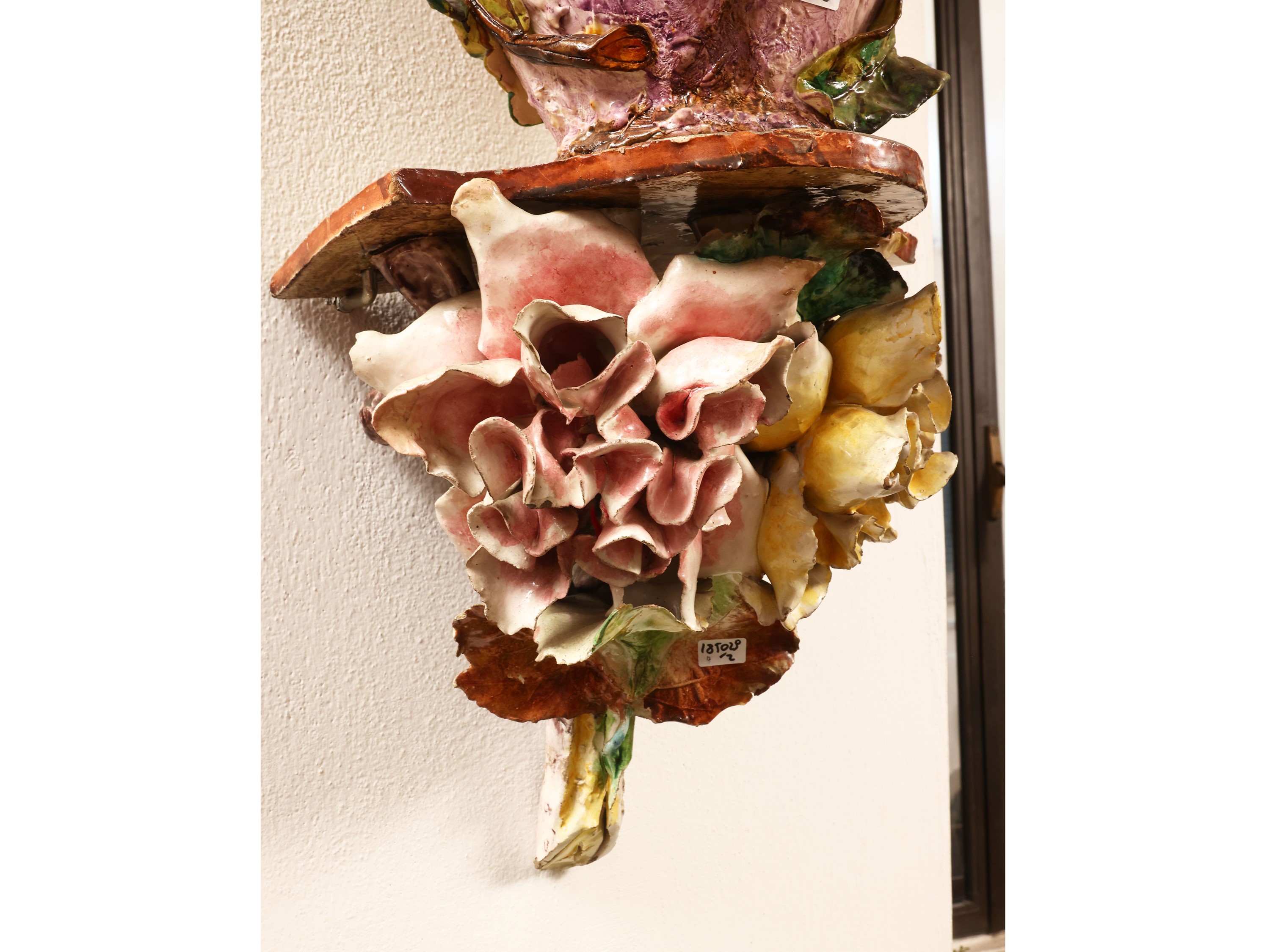 Mensola a muro in ceramica