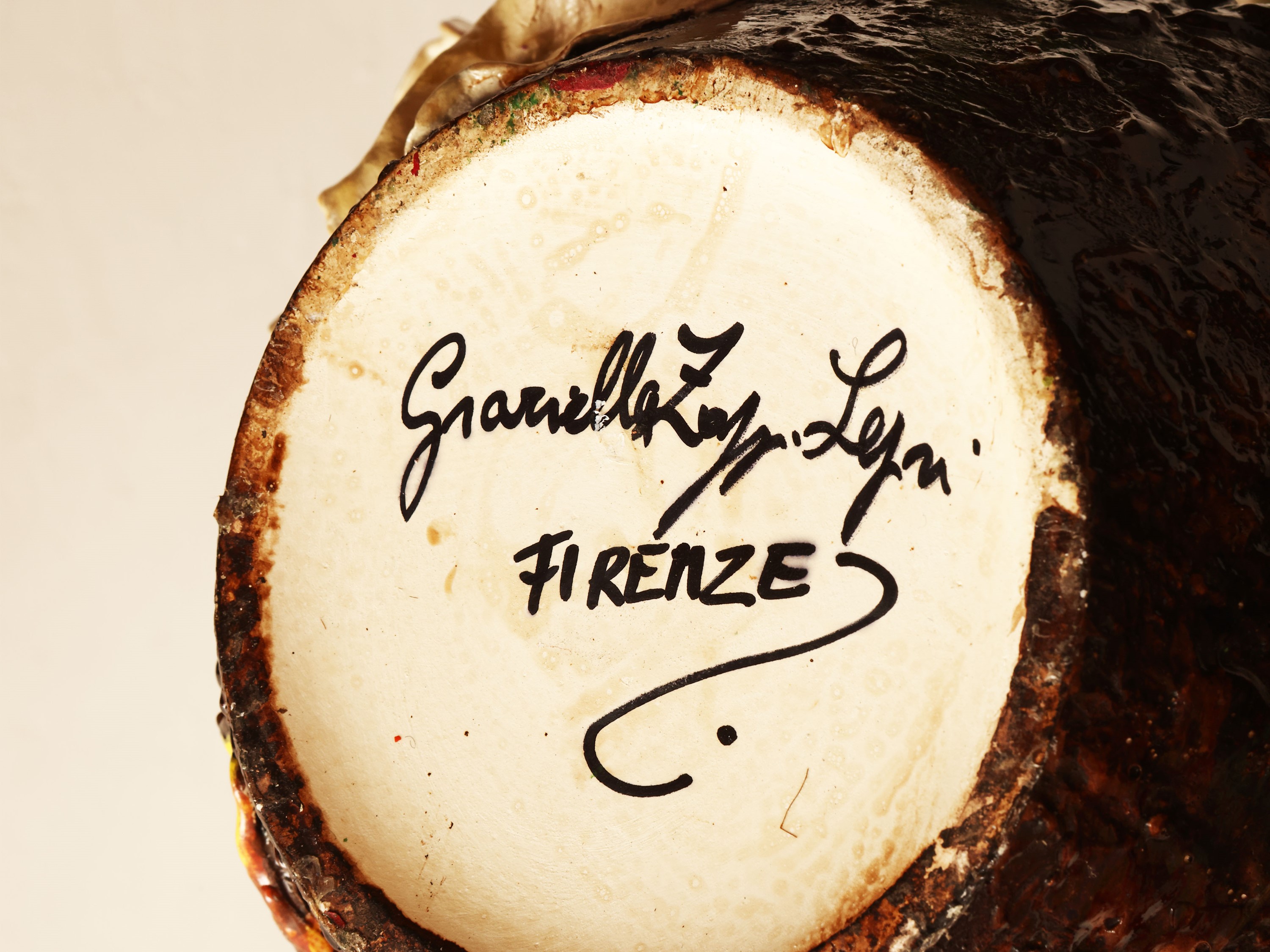 Grande mensola a muro in ceramica policroma