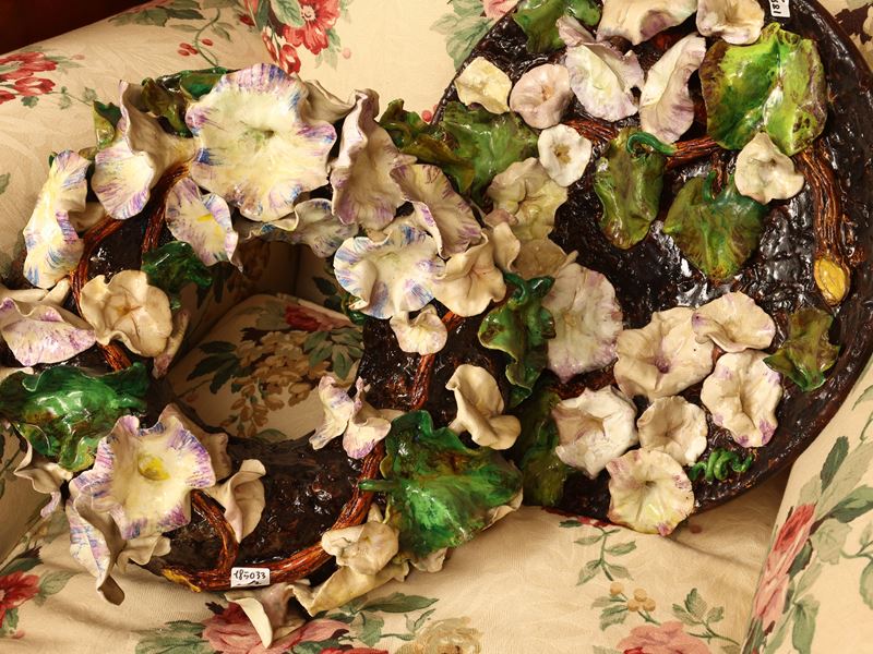 Ghirlanda decorativa in ceramica policroma