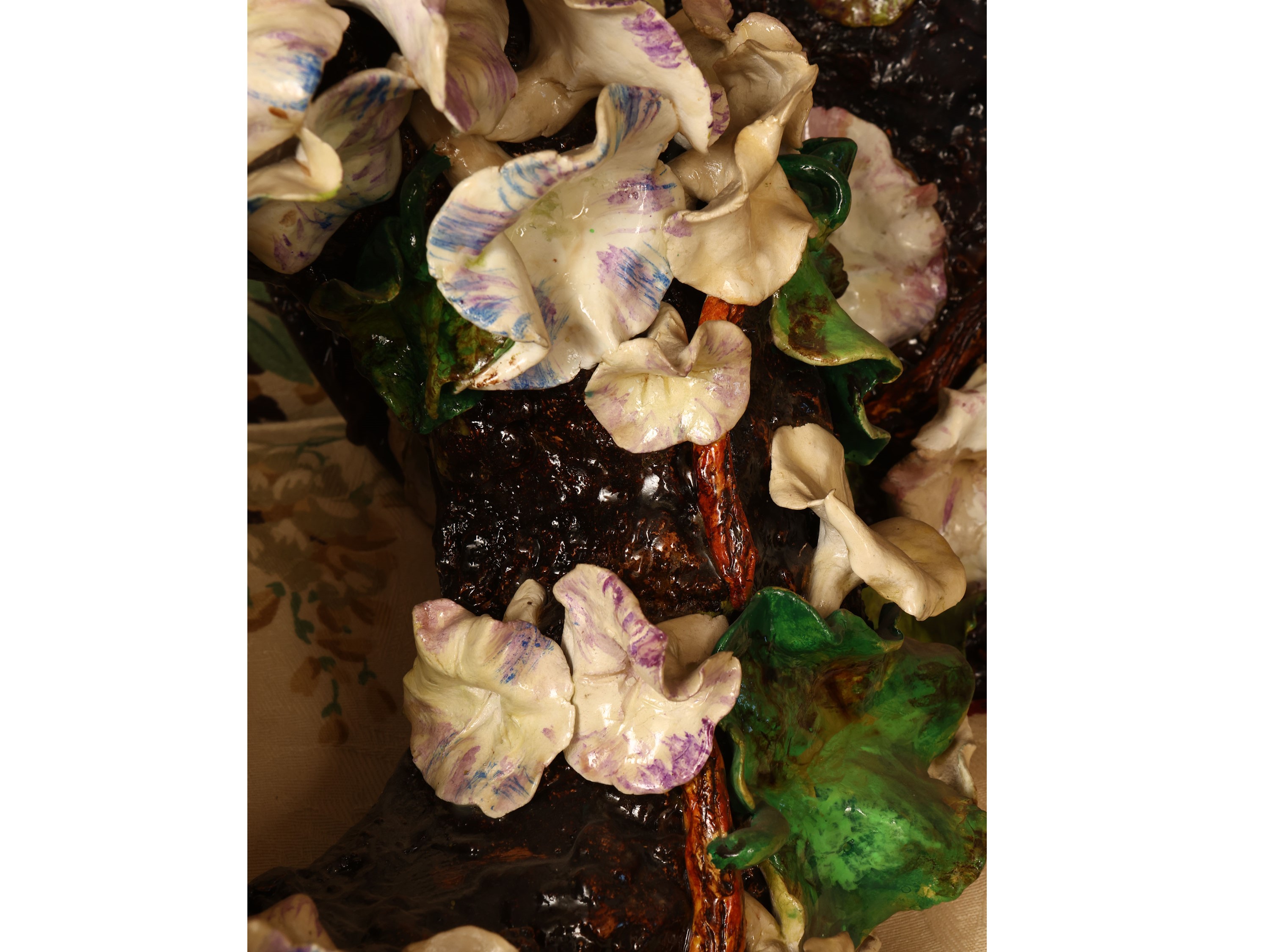 Ghirlanda decorativa in ceramica policroma